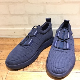 エルメスのネイビー チーム メッシュ スニーカーの買取実績です。