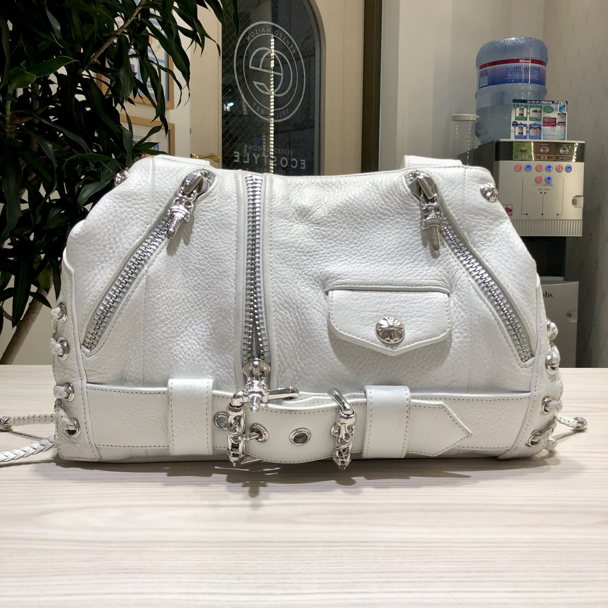 渋谷店で、クロムハーツのJJディーンというハンドバッグを買取りました