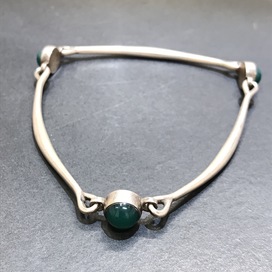 ジョージジェンセンのSV925 240デザイン グリーンアゲート トライアングルブレスレットの買取実績です。