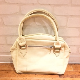 ポールハーデンのクリームカラーのチャンキー 型押しレザーハンドバッグの買取実績です。