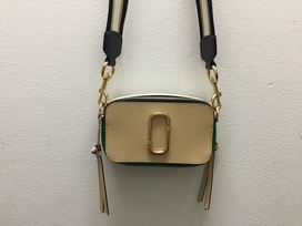 マークジェイコブスのサンドキャッスルマルチ スナップショット レザー ショルダーバッグの買取実績です。