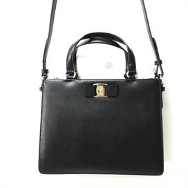 フェラガモのブラック ヴァラリボン サフィアーノレザー 2WAYハンドバッグの買取実績です。