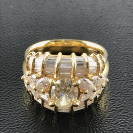 金のＫ18 9.1g D1.055/2.22Ct オーバル/バケッタカットリングの買取実績です。