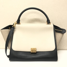 セリーヌのアイボリー×ブラック キャンバス×レザー トラペーズ ミディアムの買取実績です。