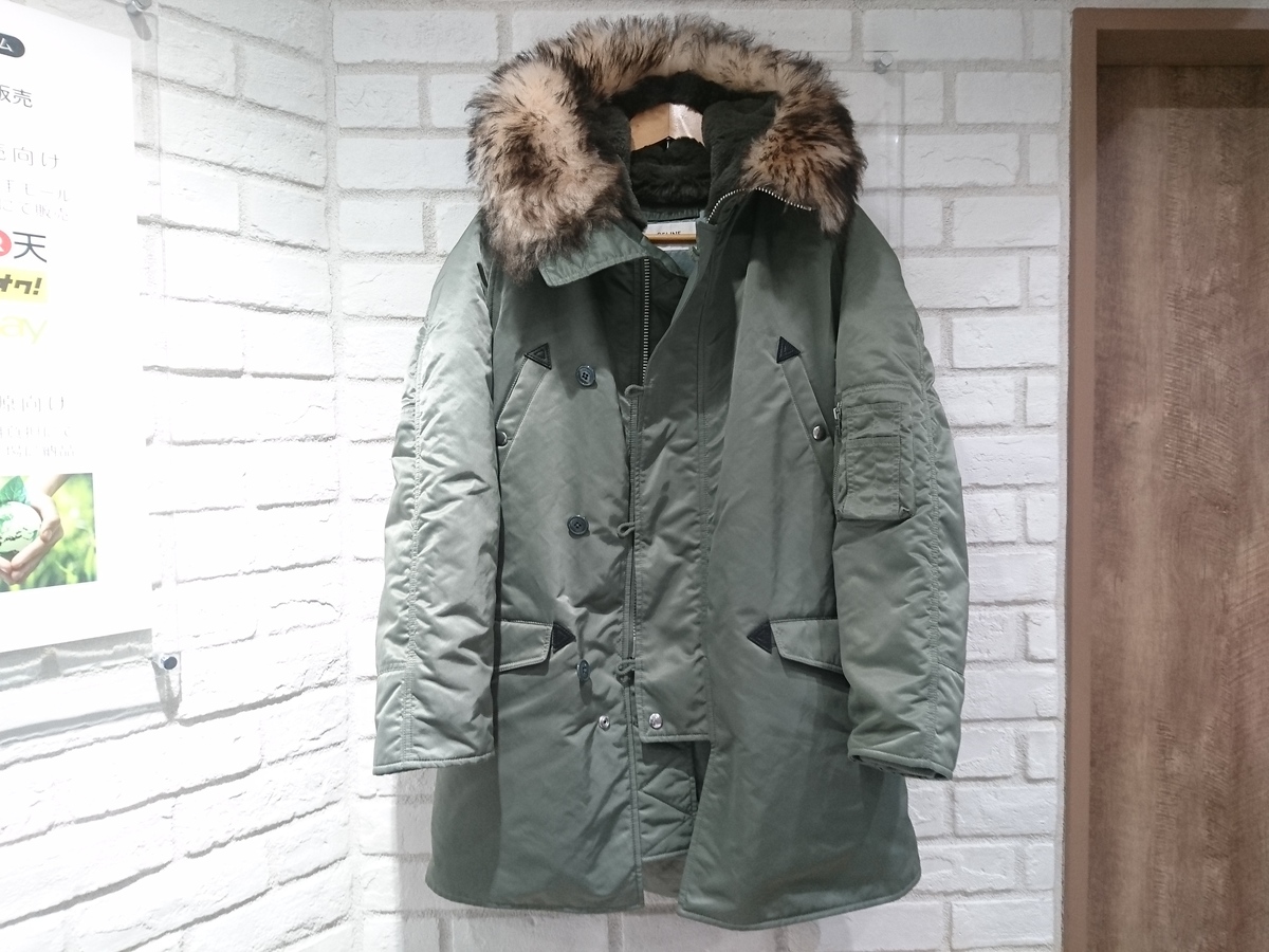 新宿店にて、セリーヌの19AW 2W108723F エディ期 フーデッド パデッド 