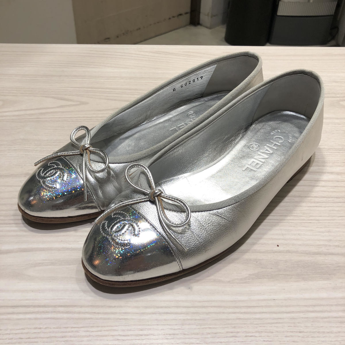 渋谷店で、シャネルの定番フラットシューズ(GO2819)を買取ました