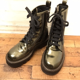 ブルネロクチネリのグリーン メタリック エンジニアショートブーツの買取実績です。