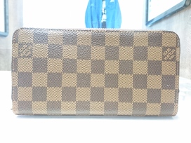 ルイヴィトンの20年製 N41661 ダミエエベヌ ジッピーウォレットの買取実績です。