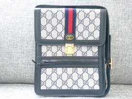 グッチのGG柄 ウェブライン ヴィンテージショルダーバッグの買取実績です。