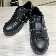 ヴァレンティノ ブラック ロックスタッズ TM931 スニーカー 買取実績です。