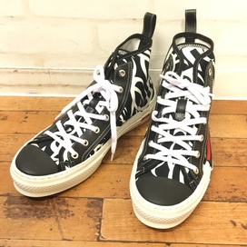 ディオールオムの2018AW ブラック アトリエロゴパッチ付き トライバルハイカットスニーカーの買取実績です。
