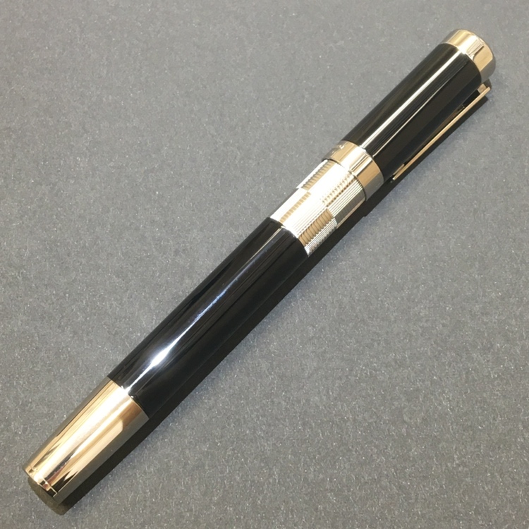 銀座本店で、ウォーターマンのエレガンス ペン先：18K-750刻印の万年筆