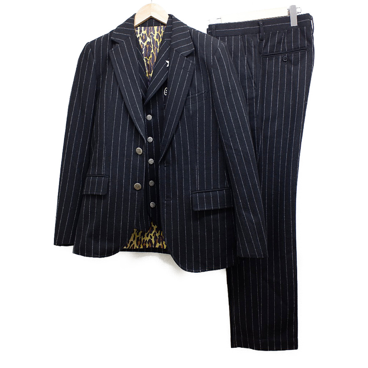 大阪心斎橋店にて、ワコマリアの2011年モデルである、ストライプ