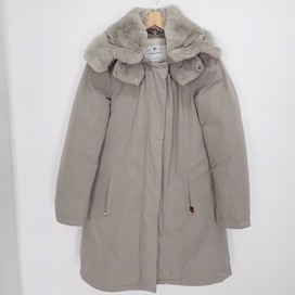 ウールリッチの×ユナイテッドアローズ別注 BOWBRIDGEボウブリッジ ラビットファー付 ダウンコート　の買取実績です。