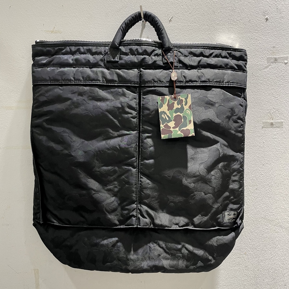 渋谷店で、ポーター×アベイシングエイプのヘルメットバッグを買取まし 