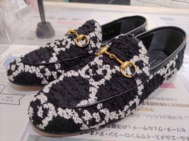 グッチの431467 GGツイード ホースビット金具 ローファーの買取実績です。