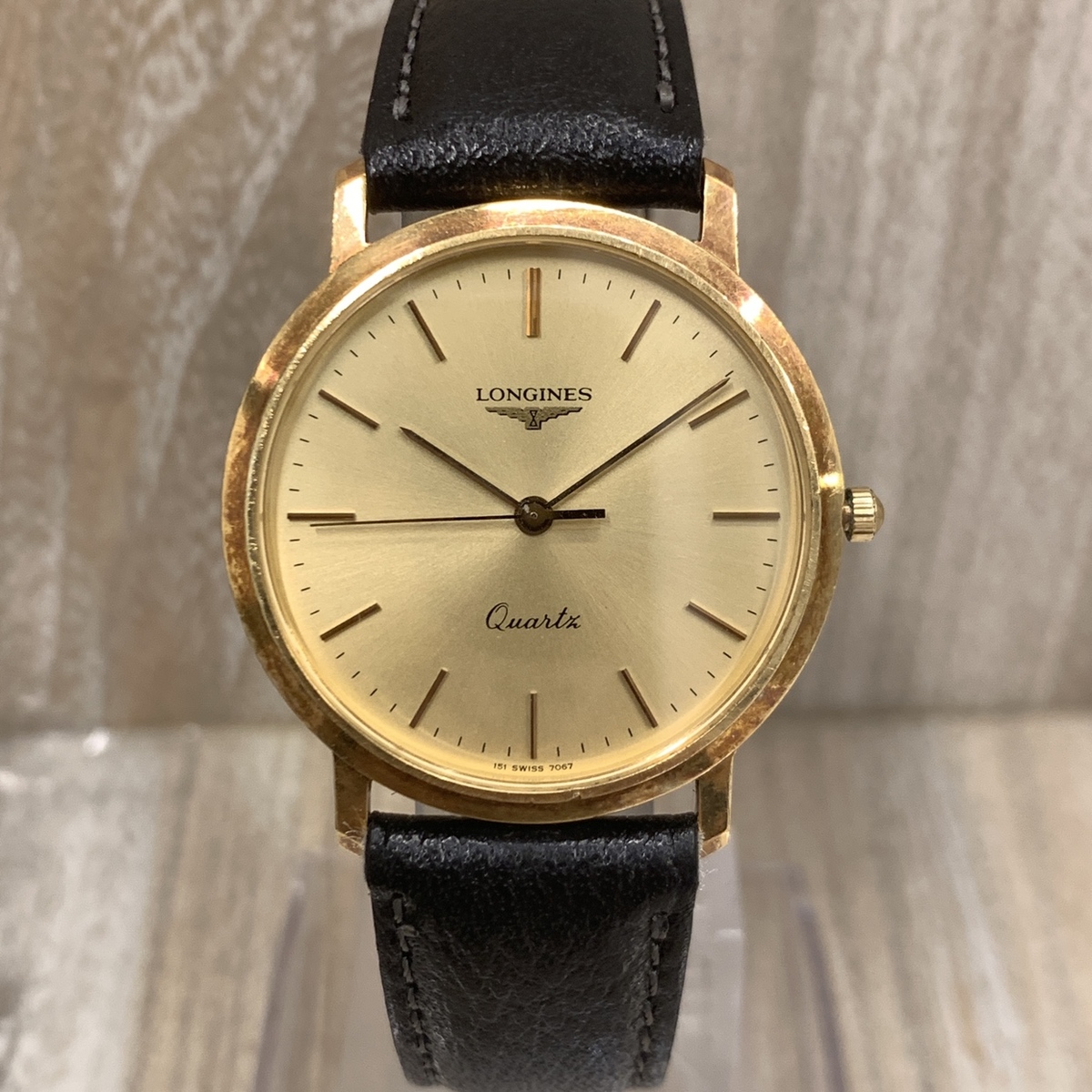 銀座本店で、ロンジンのグランドクラシックの金無垢のクォーツ時計を