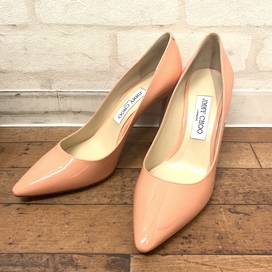 ジミーチュウのピンクオレンジ パテント素材 パンプスの買取実績です。