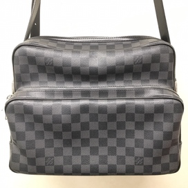 ルイヴィトンのN45252 2008年製 ダミエグラフィット イオの買取実績です。