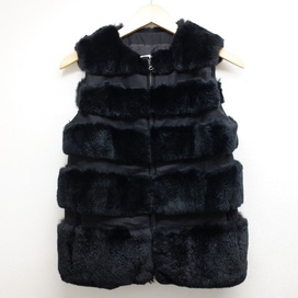 ヴァレンティノのラビットファー ジップアップ ベストの買取実績です。