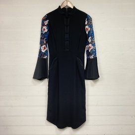 マメクロゴウチのMM17AW-DR054  17年秋冬 ボタニカルレーススリーブ マンダリンドレスワンピースの買取実績です。
