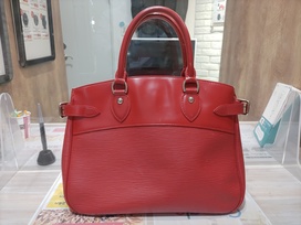 ルイヴィトンの06年製 赤エピ パッシィPMの買取実績です。