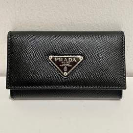 プラダのブラック 1M0222 6連 キーケースの買取実績です。
