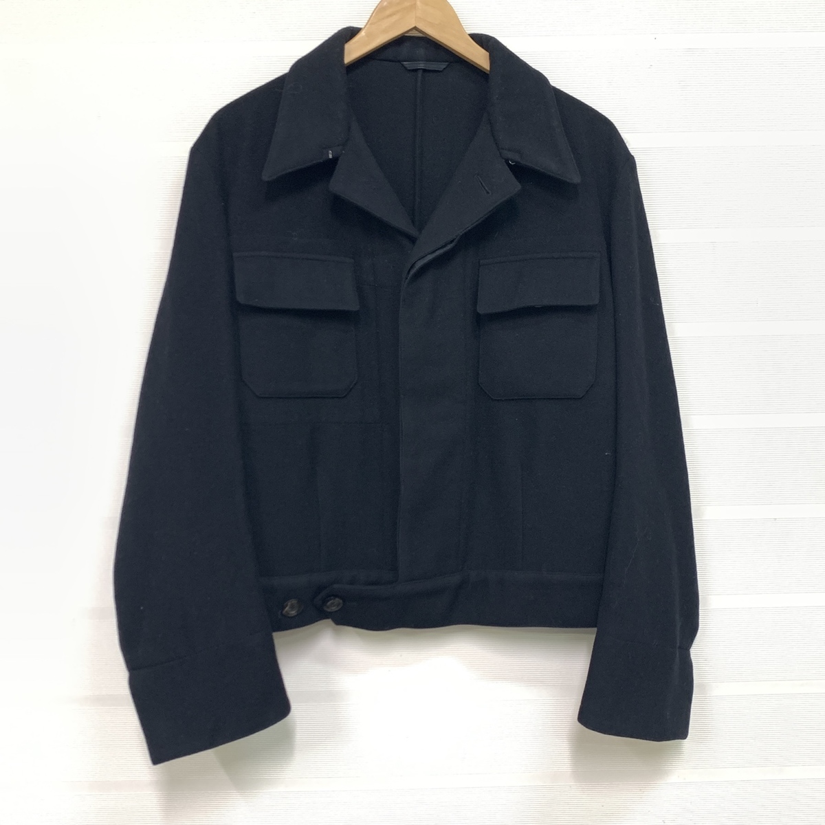 銀座本店で、グッチのトムフォード期のブラックのウールのジャケットを 