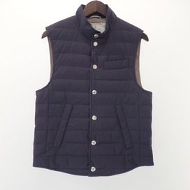 ブルネロクチネリのスタンドカラー ライト ダウンベストの買取実績です。