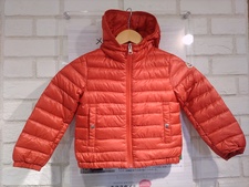 モンクレール MORVAN キッズ フーディ ライトダウンジャケット 買取実績です。