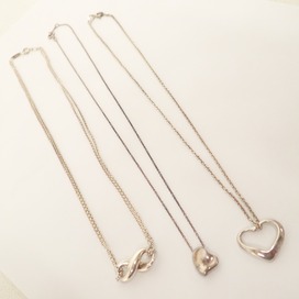 ティファニーのインフィニティ・ビーンズハート・オープンハートネックレス 3点の買取実績です。