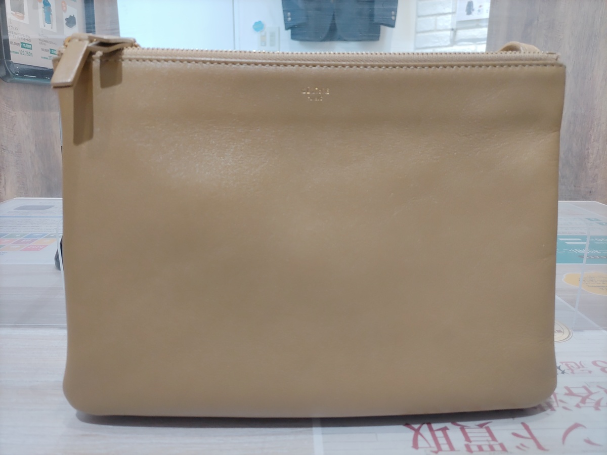 新宿店で、セリーヌのラージサイズ・トリオバッグを買取しました 