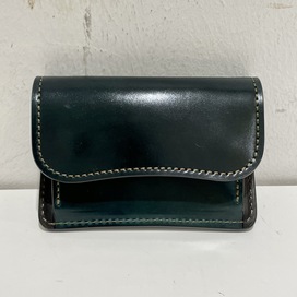 ワイルドスワンズのグリーン シェルコードバン×イングリッシュブライドル TONGUE コインケースの買取実績です。