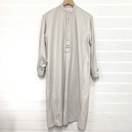 ブラミンクのベージュ ウール スタンドカラーシャツワンピースの買取実績です。