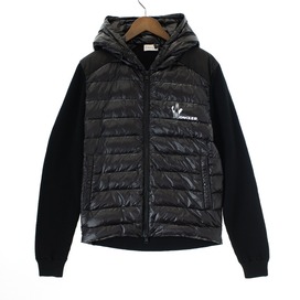 モンクレールの2019年モデル　CARDIGAN TRICOT/カーディガントリコット　ニット切り替えスリーブ　フーディダウンの買取実績です。