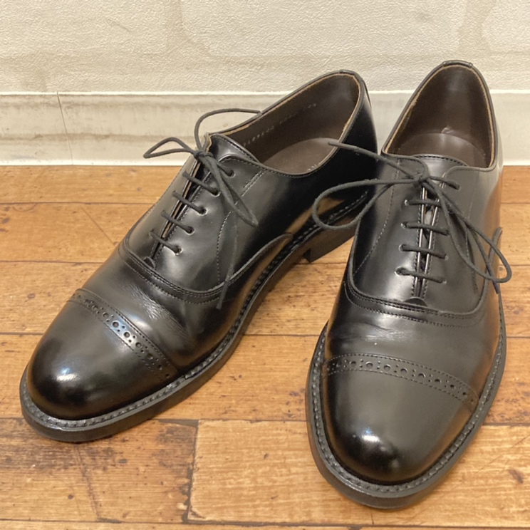 銀座本店で、リーガルのワースコレクションのモデル番号がV082の内羽根