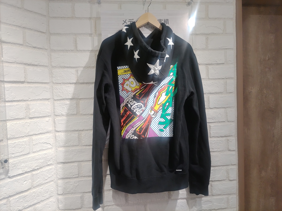 新宿店で、FCRBの品番FCRB-167113 ・コカコーラコラボパーカを買取しま 