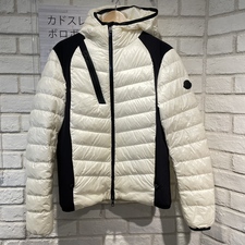 モンクレール 19年製 DEFFEYES デフェイエ フーディ ライトダウンジャケット 買取実績です。
