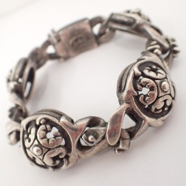 エーアンドジーのSV925/シルバー　紋章　チェーンブレスレットの買取実績です。