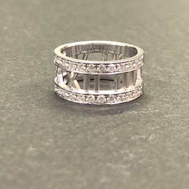 ティファニーの750WG アトラスハーフダイヤリング サイズ10号の買取実績です。