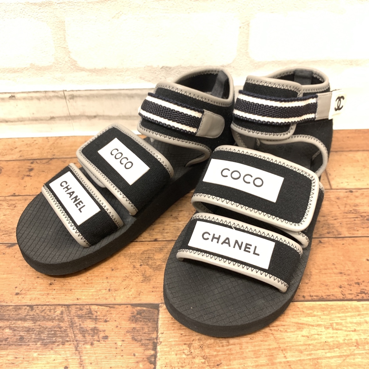 CHANELシャネル　フラットサンダル　CCマーク　34 銀座本店で、シャネルの品番がG34727のブラックのラバーロコデザインの