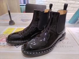 チャーチのNIRAH2 パテントレザー チェルシーブーツの買取実績です。
