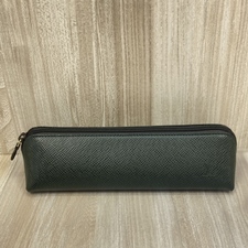 ルイヴィトン M30324 セピアグリーン タイガコレクション ペンケース 買取実績です。