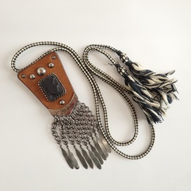 サンローランのレザープレート　スタッズ　チェーンフリンジネックレス　ブラウン×シルバーの買取実績です。