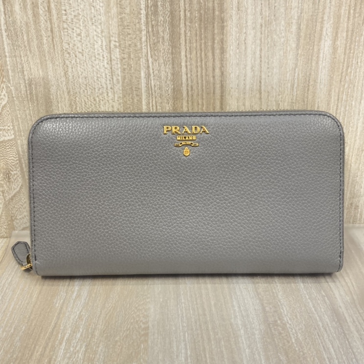 prada-saffiano-cvd8.jpeg