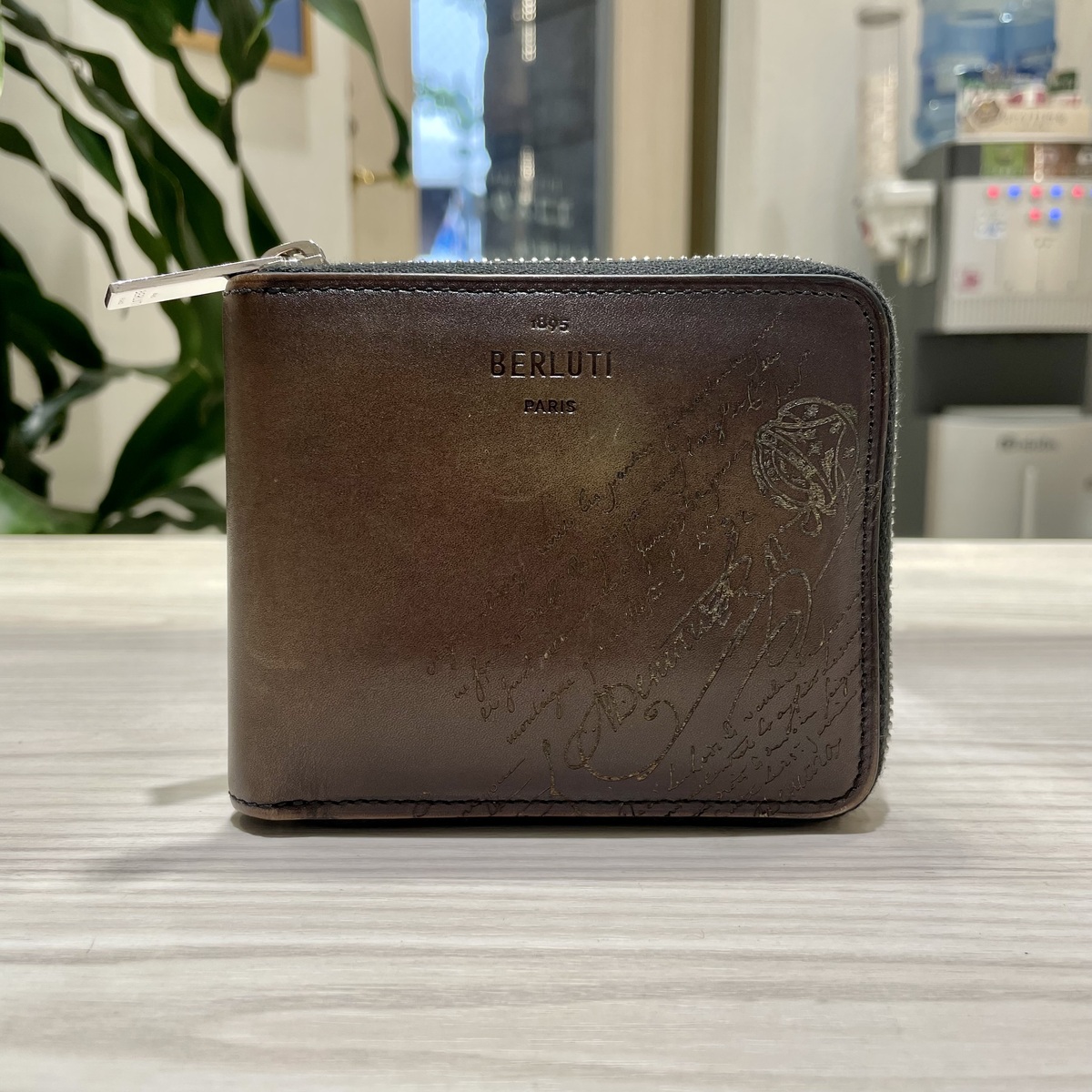 ベルルッティを渋谷で買取。財布(イタウバ スクエア スクリット レザー 