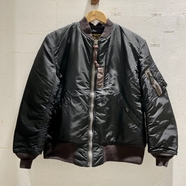 バズリクソンズのブラック BR11180 ウィリアムギブソン ナイロン MA-1 ジャケットの買取実績です。