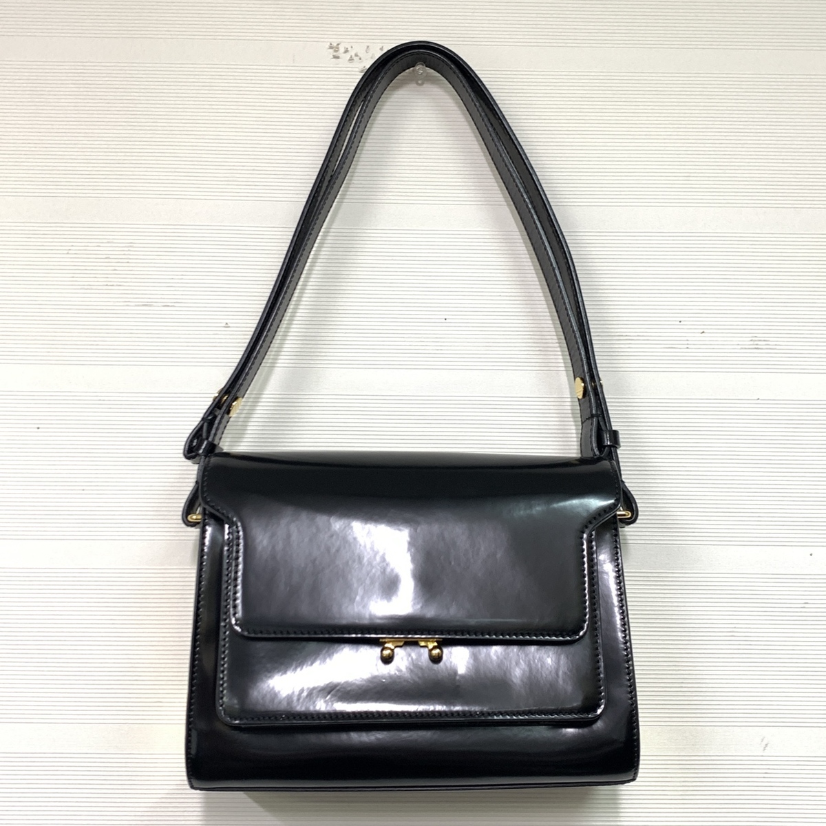 1円 □美品□ MARNI マルニ トランク レザー クロスボディ