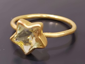 マリーエレーヌドゥタイヤックのK22 レモンクォーツ1.40ct ミニチュアカシオペアスターリングの買取実績です。