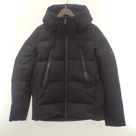 水沢ダウン(デサント)の21年 ブラック DAMSGK30U オルテライン マウンテニア ダウンジャケットの買取実績です。